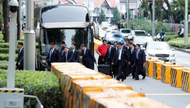 Στη Σιγκαπούρη ο Κιμ Γιονγκ Ουν – Ο «στρατός» που τον συνοδεύει (Εικόνες-Βίντεο)